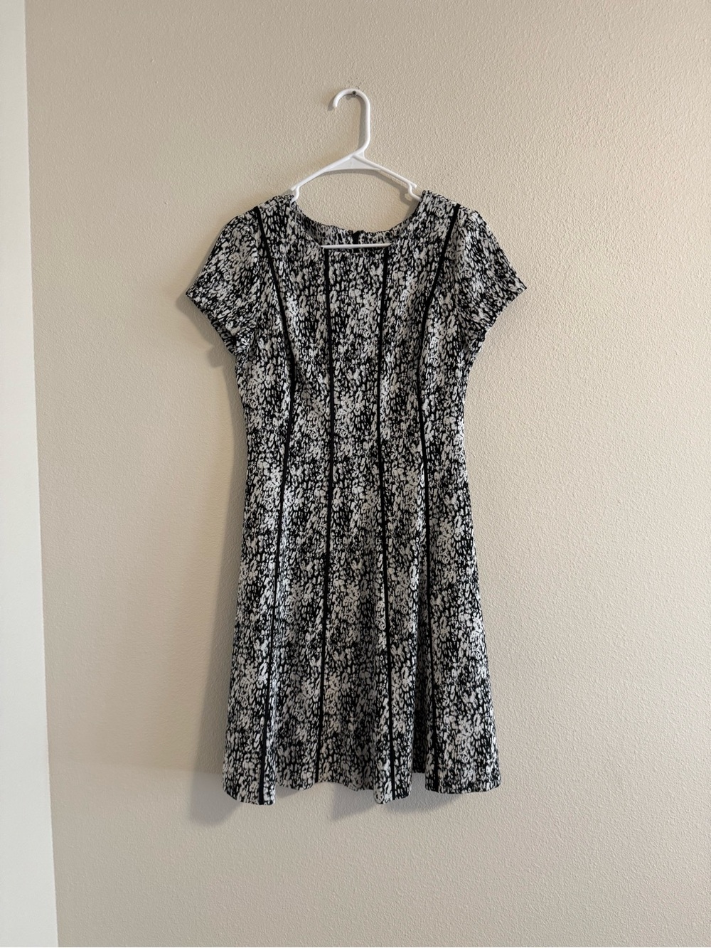 Adrianna Papell Black & White Floral Midi Dress